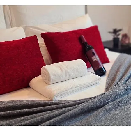 Rentalist Apartaments- Santa Catarina Appartement Oporto