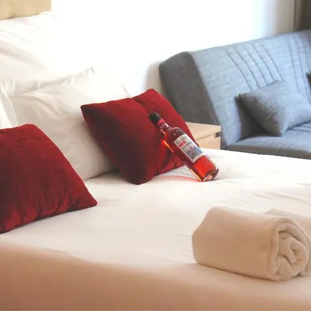 Rentalist Apartaments- Santa Catarina Apartment